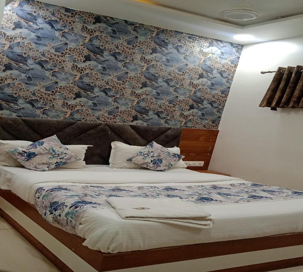 Galaxy Inn Hotel Ahmedabad Exterior foto