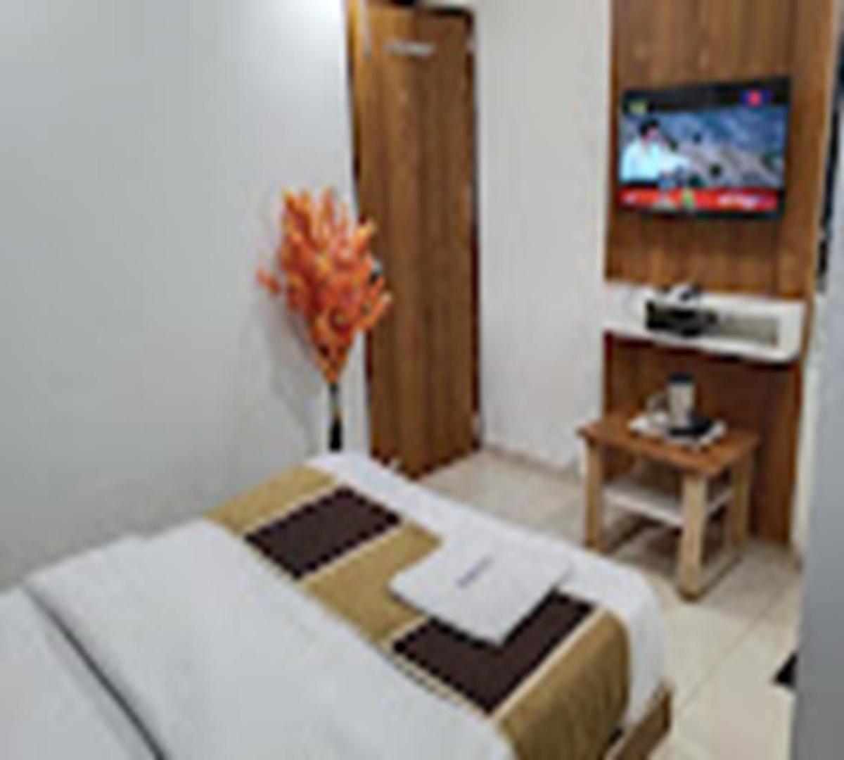 Galaxy Inn Hotel Ahmedabad Exterior foto