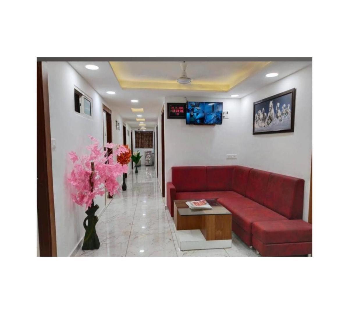 Galaxy Inn Hotel Ahmedabad Exterior foto